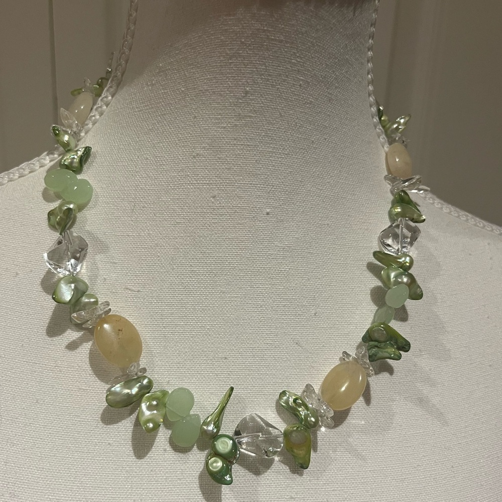 Stone bead necklace - Picture 2 of 3